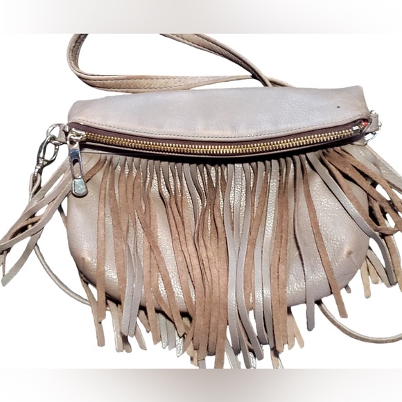 GG Boss - Fringe Crossbody - Picture 11 of 12